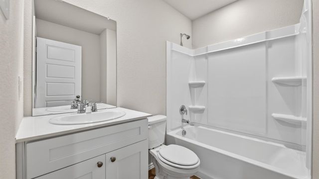 2204 BAKERSFIELD Drive, Fort Worth, TX 76036