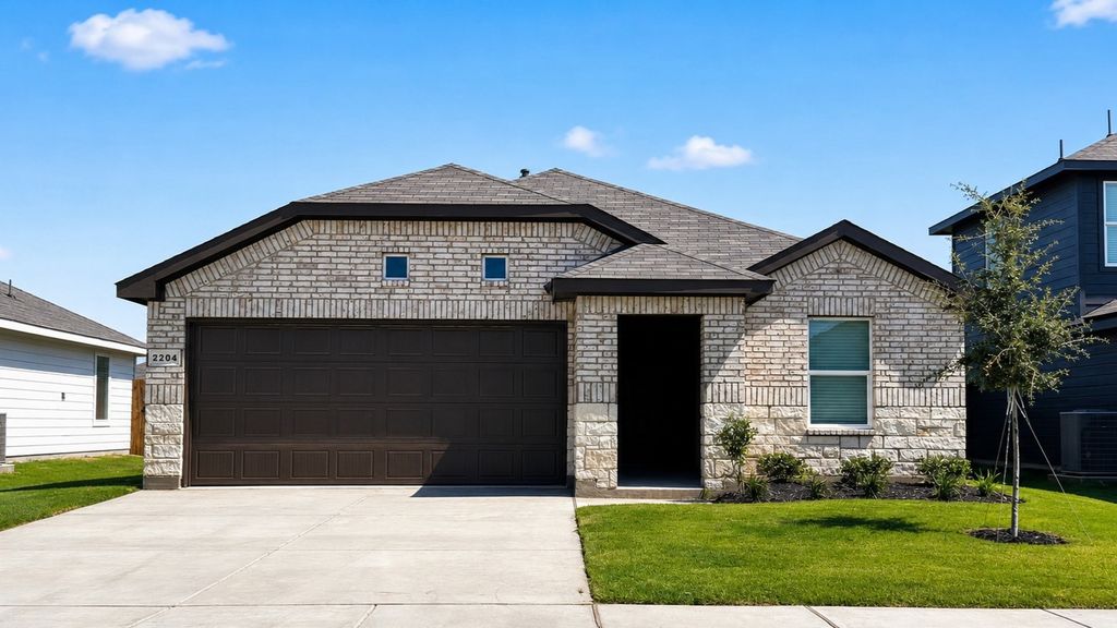 2204 BAKERSFIELD Drive, Fort Worth, TX 76036