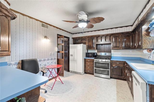 12720 E Silver Lane, Sugar Creek, MO 64050