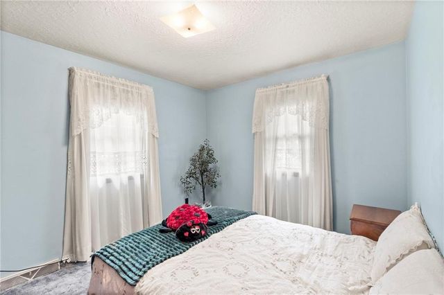 12720 E Silver Lane, Sugar Creek, MO 64050