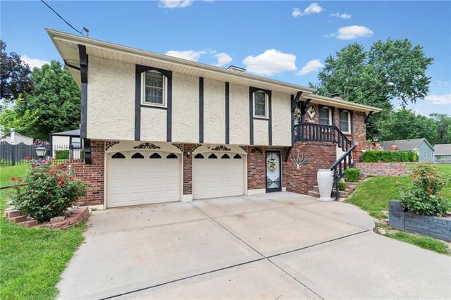 12720 E Silver Lane, Sugar Creek, MO 64050