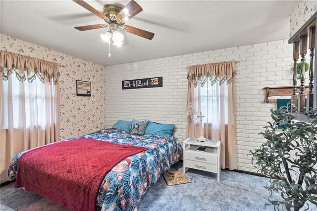 12720 E Silver Lane, Sugar Creek, MO 64050