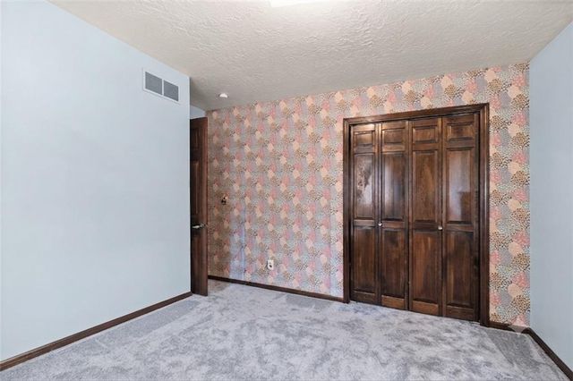 12720 E Silver Lane, Sugar Creek, MO 64050