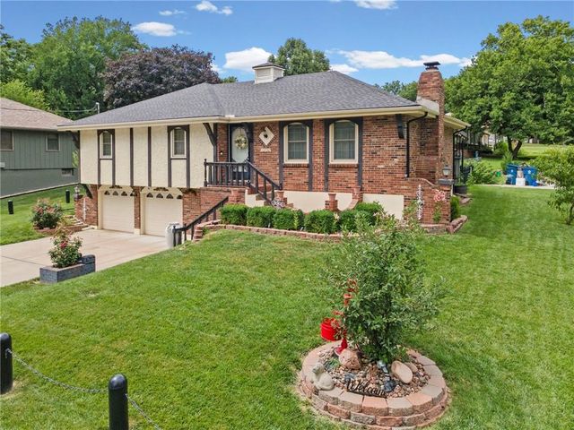 12720 E Silver Lane, Sugar Creek, MO 64050