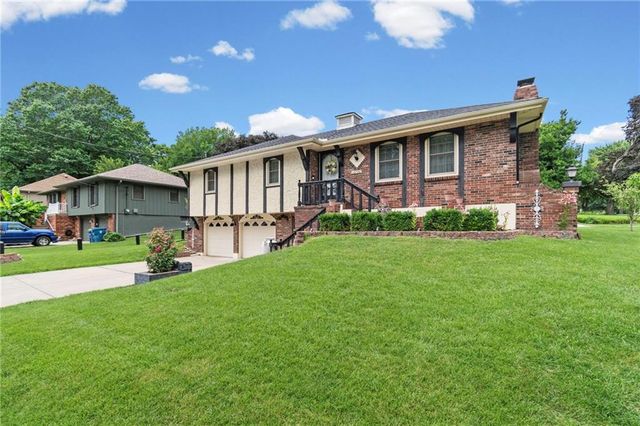 12720 E Silver Lane, Sugar Creek, MO 64050