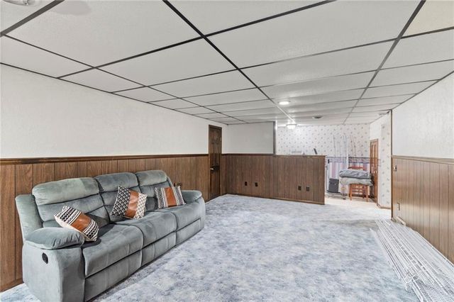 12720 E Silver Lane, Sugar Creek, MO 64050