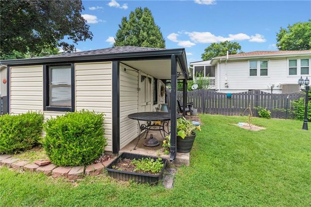 12720 E Silver Lane, Sugar Creek, MO 64050