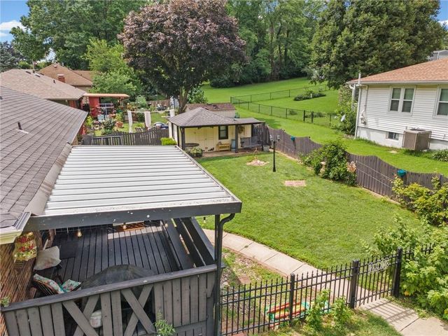 12720 E Silver Lane, Sugar Creek, MO 64050