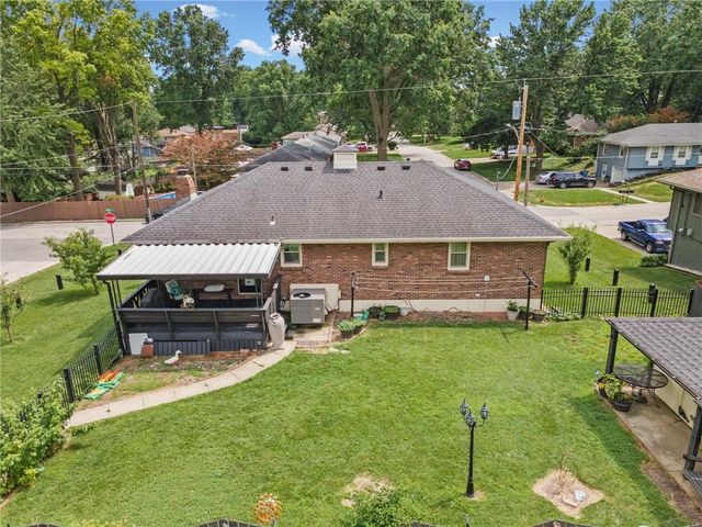 12720 E Silver Lane, Sugar Creek, MO 64050