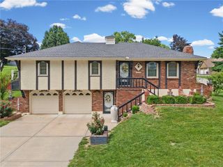 12720 E Silver Lane, Sugar Creek, MO 64050