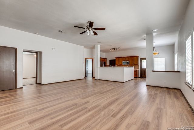 5107 Gemsbuck Chase, San Antonio, TX 78251