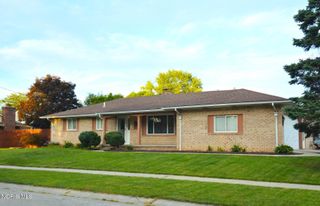59 Applewood Drive, Oregon, OH 43616