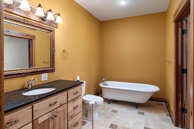 E5706 Park Road, Westby, WI 54667