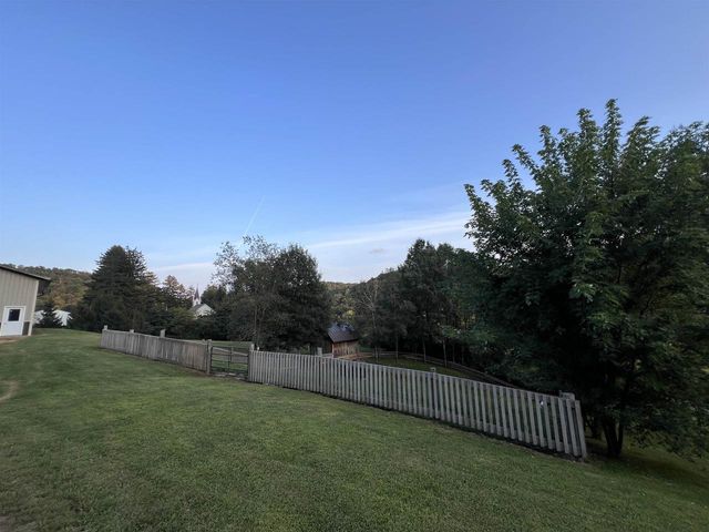 E5706 Park Road, Westby, WI 54667