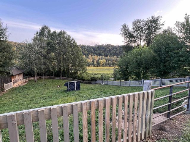 E5706 Park Road, Westby, WI 54667