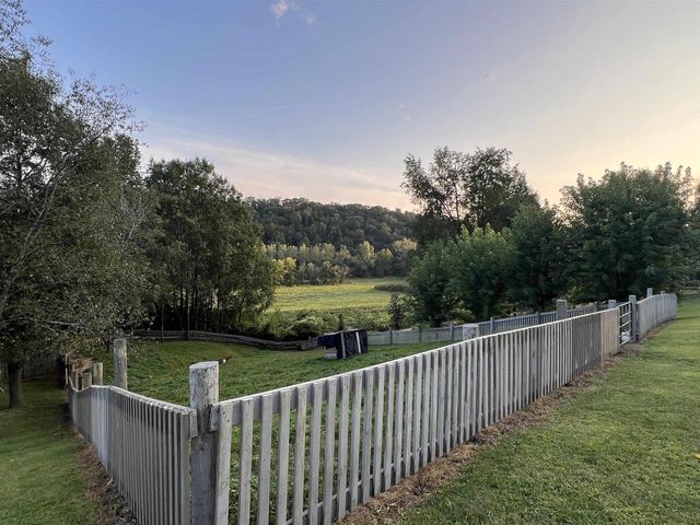 E5706 Park Road, Westby, WI 54667