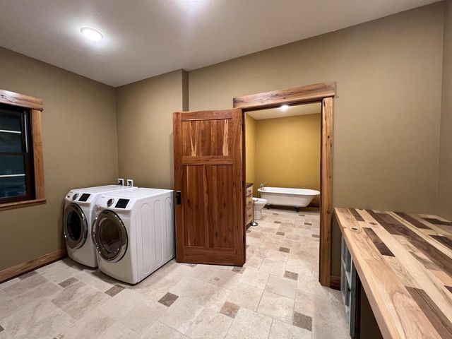 E5706 Park Road, Westby, WI 54667