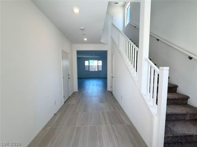5934 Night Hawk Hill Street, Las Vegas, NV 89113