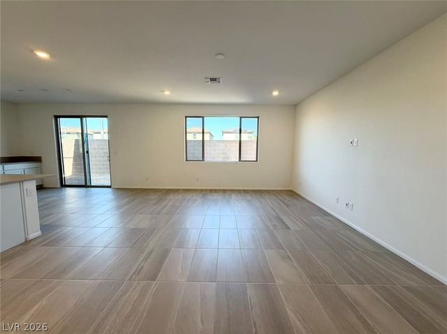 5934 Night Hawk Hill Street, Las Vegas, NV 89113