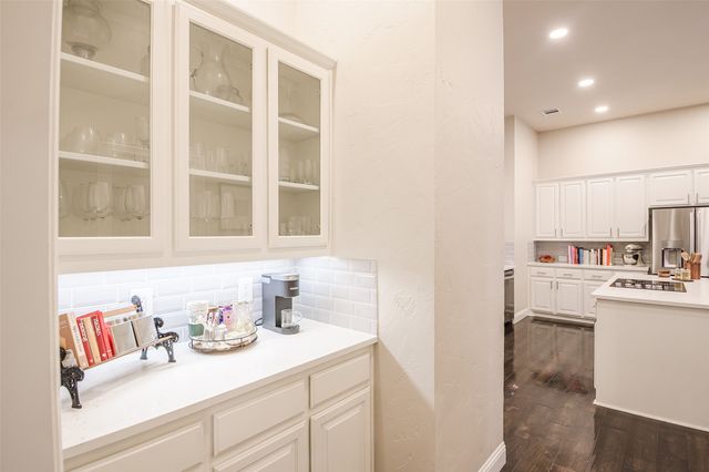 5925 Westmont Drive, Plano, TX 75093