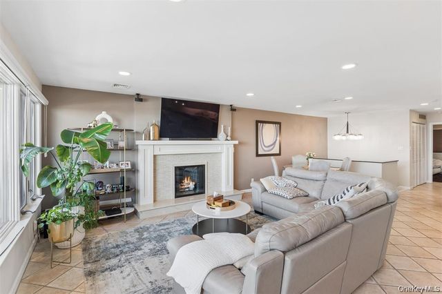 623 Oceanfront A, Long Beach, NY 11561