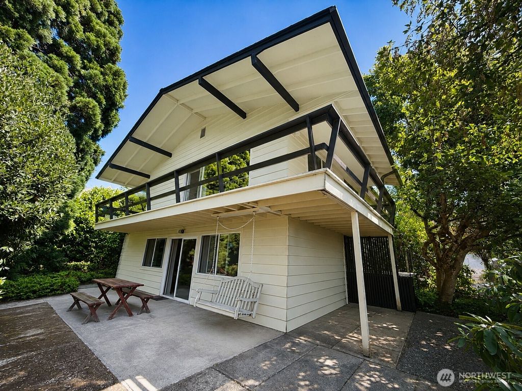 1107 Sequalish Street, Steilacoom, WA 98388
