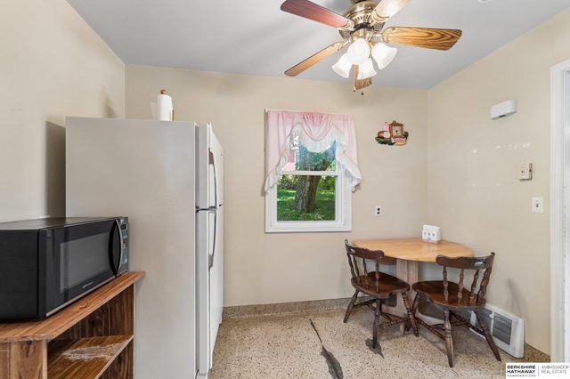 6630 Evans Street, Omaha, NE 68104