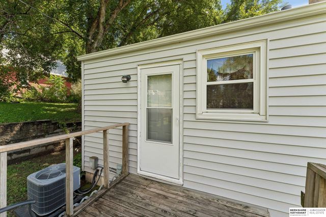 6630 Evans Street, Omaha, NE 68104