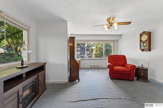 6630 Evans Street, Omaha, NE 68104