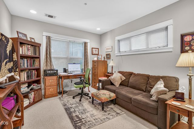 608 Fair Oaks Court, Ashland, OR 97520