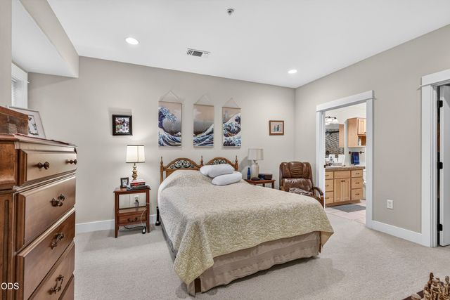 608 Fair Oaks Court, Ashland, OR 97520