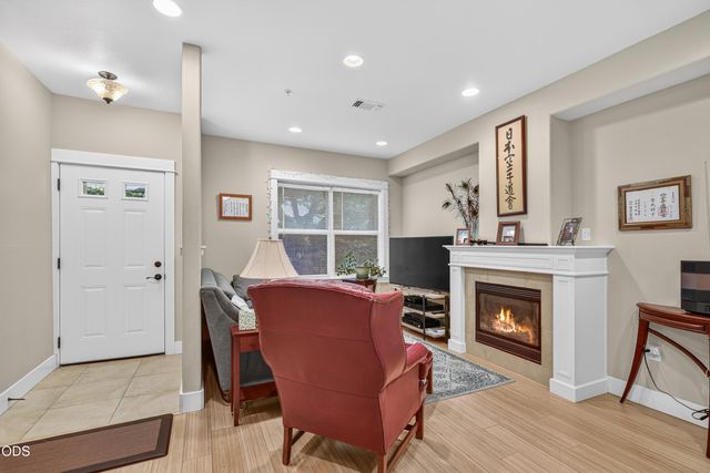 608 Fair Oaks Court, Ashland, OR 97520