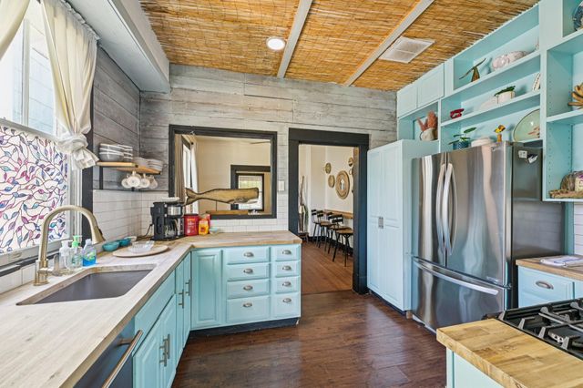 815 Winnie Street, Galveston, TX 77550