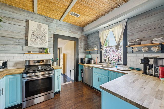 815 Winnie Street, Galveston, TX 77550