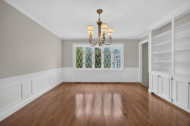 27 W Adelaide Avenue, Nashua, NH 03064