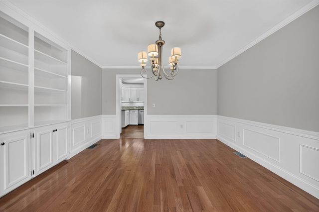 27 W Adelaide Avenue, Nashua, NH 03064