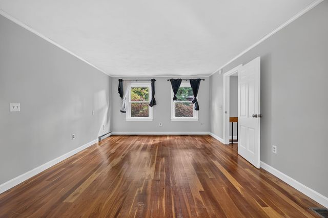 27 W Adelaide Avenue, Nashua, NH 03064