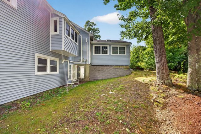 27 W Adelaide Avenue, Nashua, NH 03064
