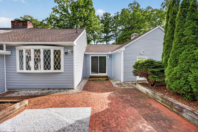 27 W Adelaide Avenue, Nashua, NH 03064