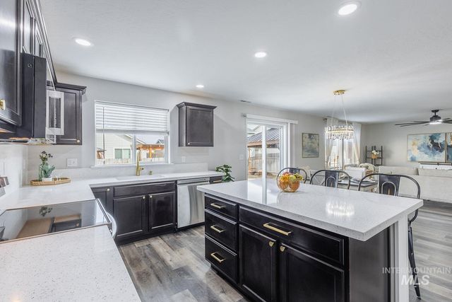 11780 Walden St, Caldwell, ID 83605