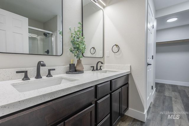 11780 Walden St, Caldwell, ID 83605