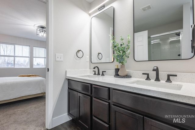 11780 Walden St, Caldwell, ID 83605