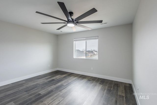 11780 Walden St, Caldwell, ID 83605