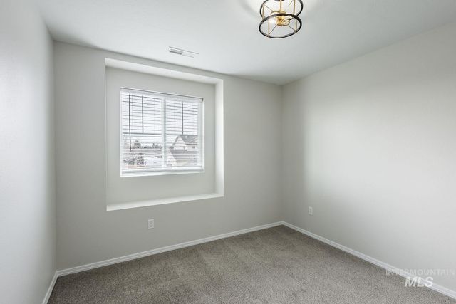 11780 Walden St, Caldwell, ID 83605