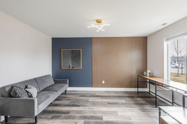 11780 Walden St, Caldwell, ID 83605