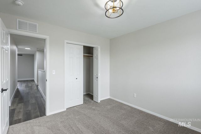 11780 Walden St, Caldwell, ID 83605