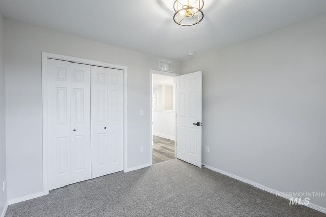 11780 Walden St, Caldwell, ID 83605