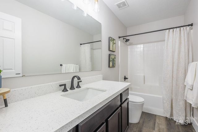 11780 Walden St, Caldwell, ID 83605