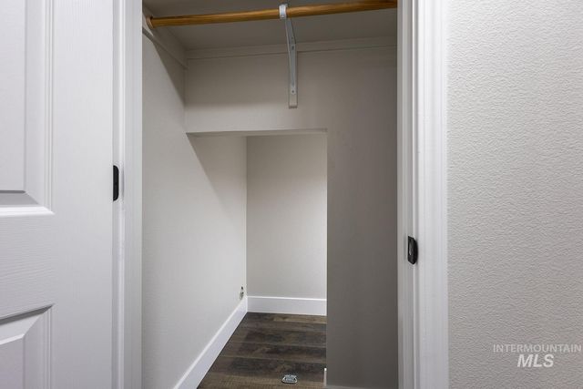 11780 Walden St, Caldwell, ID 83605