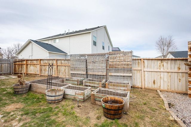 11780 Walden St, Caldwell, ID 83605